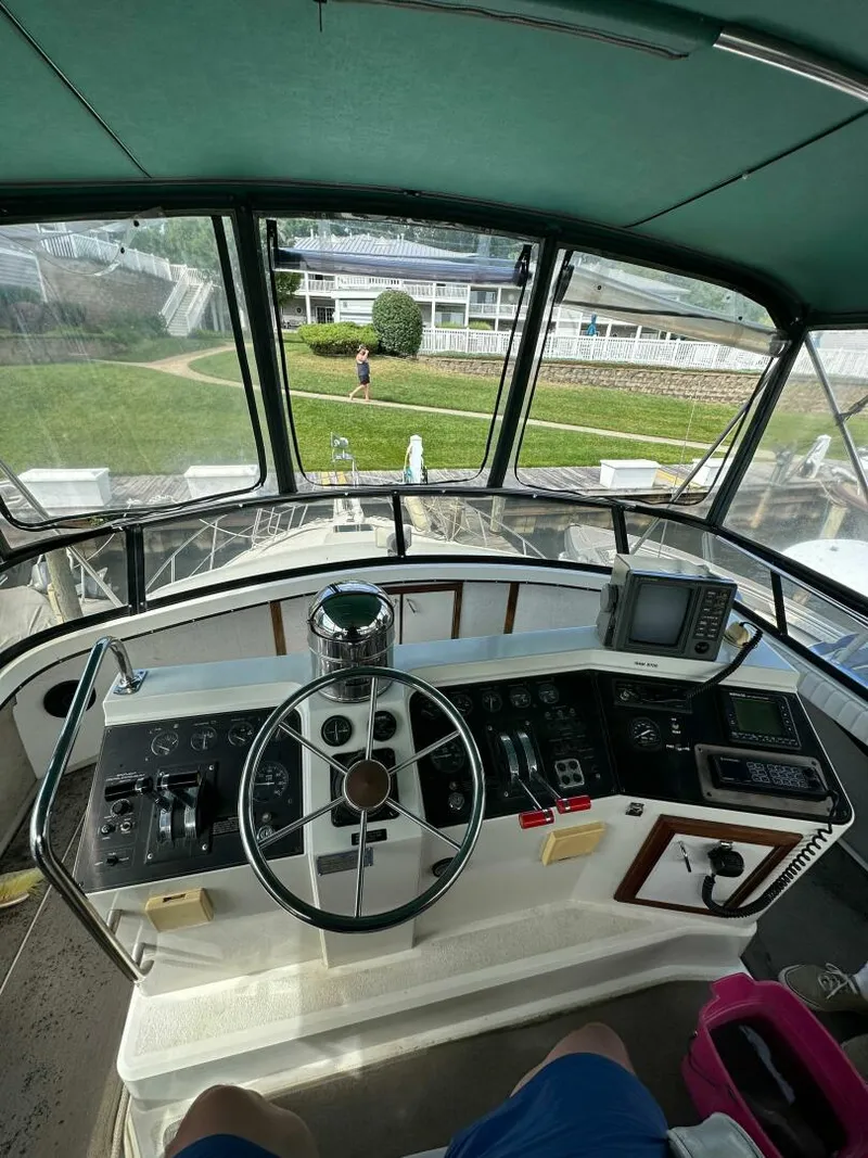 Slide: The Image of Carver Yachts 3807 Aft Cabin 1991 - 12