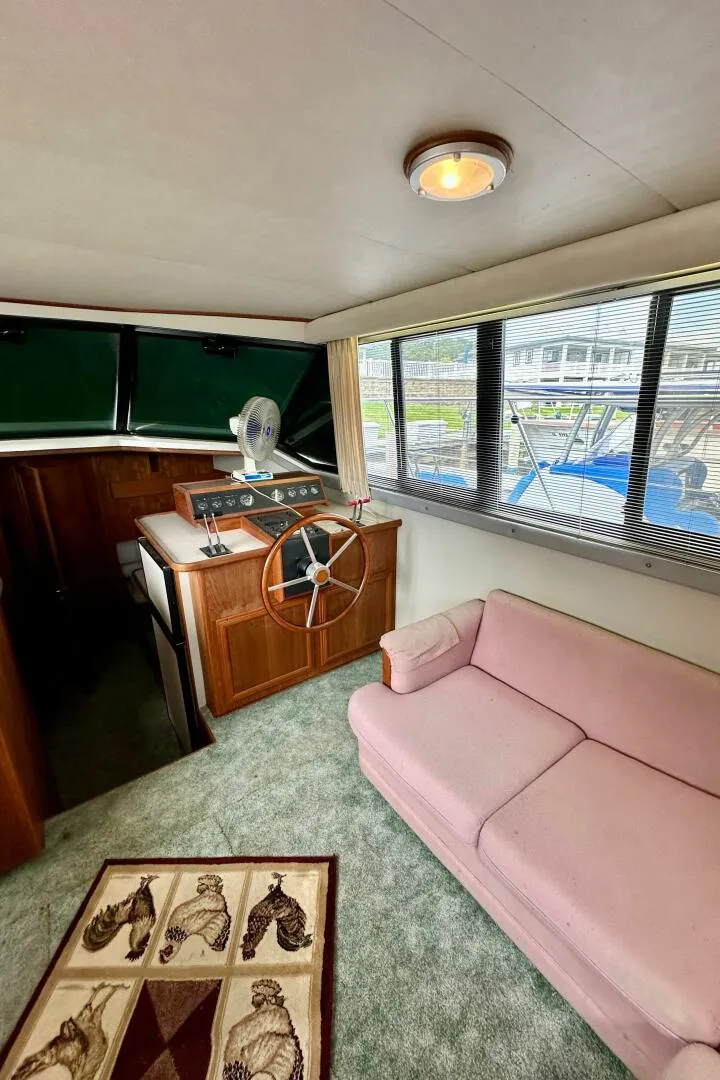 Slide: The Image of Carver Yachts 3807 Aft Cabin 1991 - 19