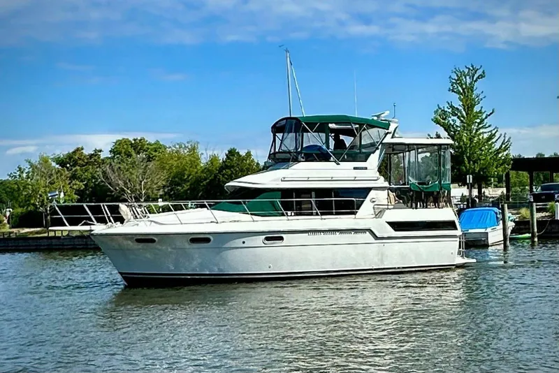 Slide: The Image of Carver Yachts 3807 Aft Cabin 1991 - 3