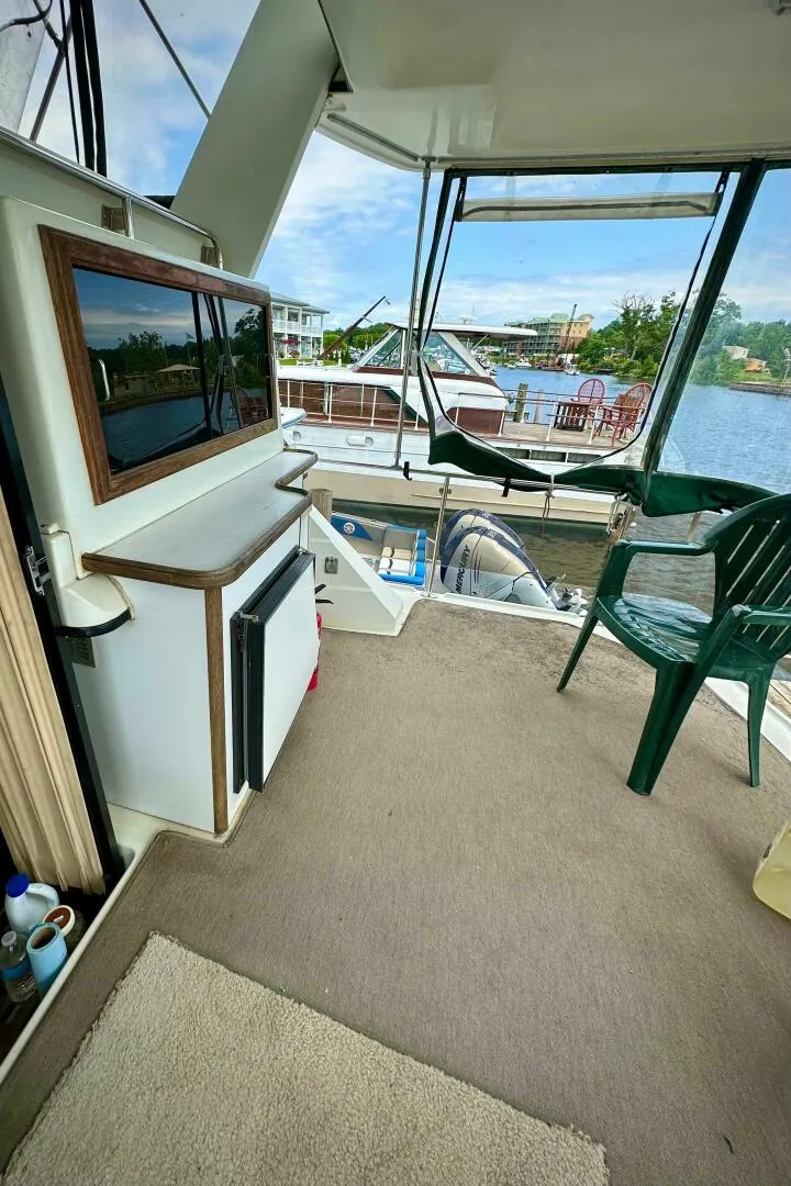 Slide: The Image of Carver Yachts 3807 Aft Cabin 1991 - 7