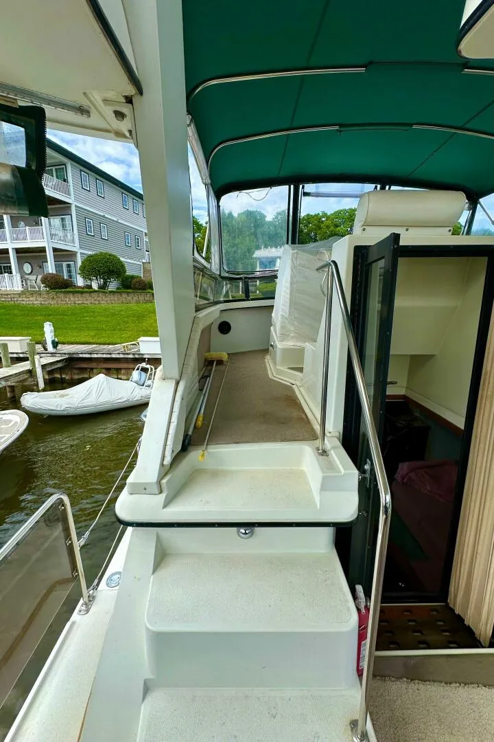 Slide: The Image of Carver Yachts 3807 Aft Cabin 1991 - 8