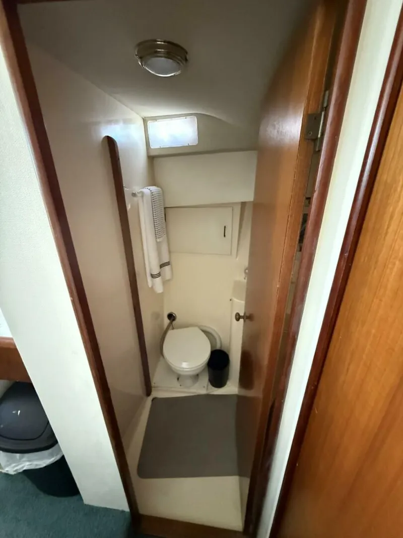 Slide: The Image of Ocean 35 Flybridge 1988 - 16