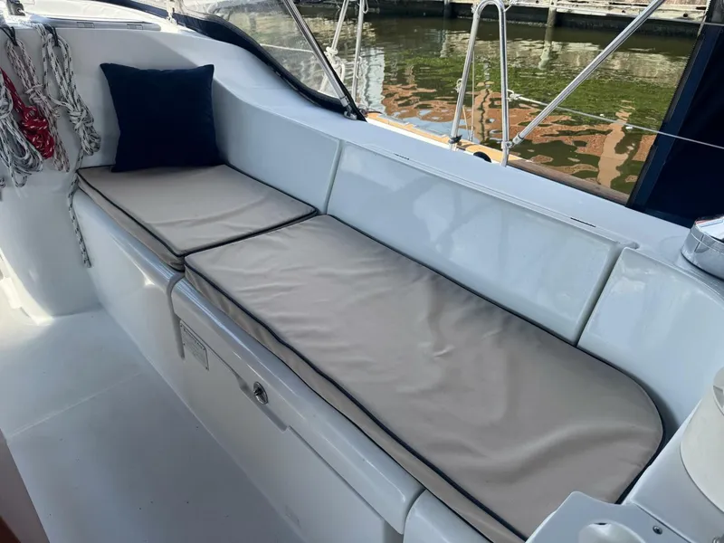 Slide: The Image of Beneteau 473 2005 - 14