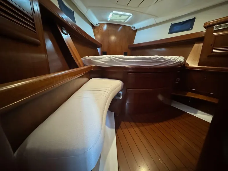 Slide: The Image of Beneteau 473 2005 - 37