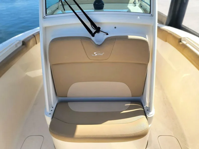 Slide: The Image of Scout 275 LXF 2018 - 11