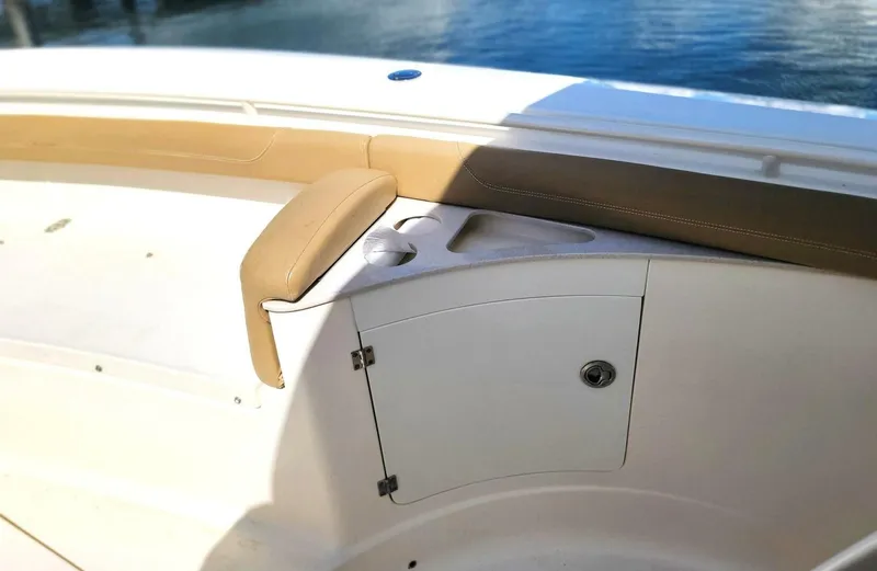 Slide: The Image of Scout 275 LXF 2018 - 12