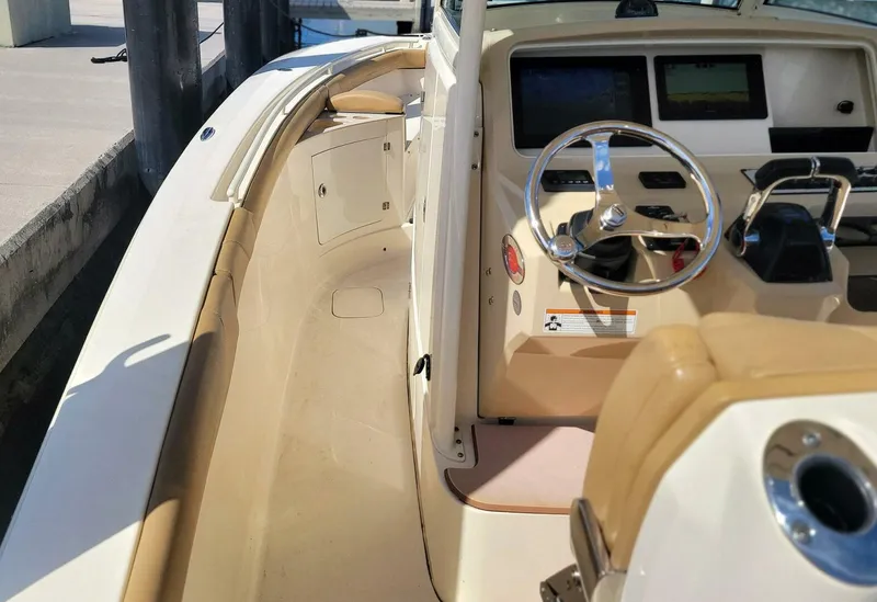 Slide: The Image of Scout 275 LXF 2018 - 23