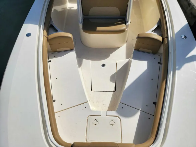 Slide: The Image of Scout 275 LXF 2018 - 9