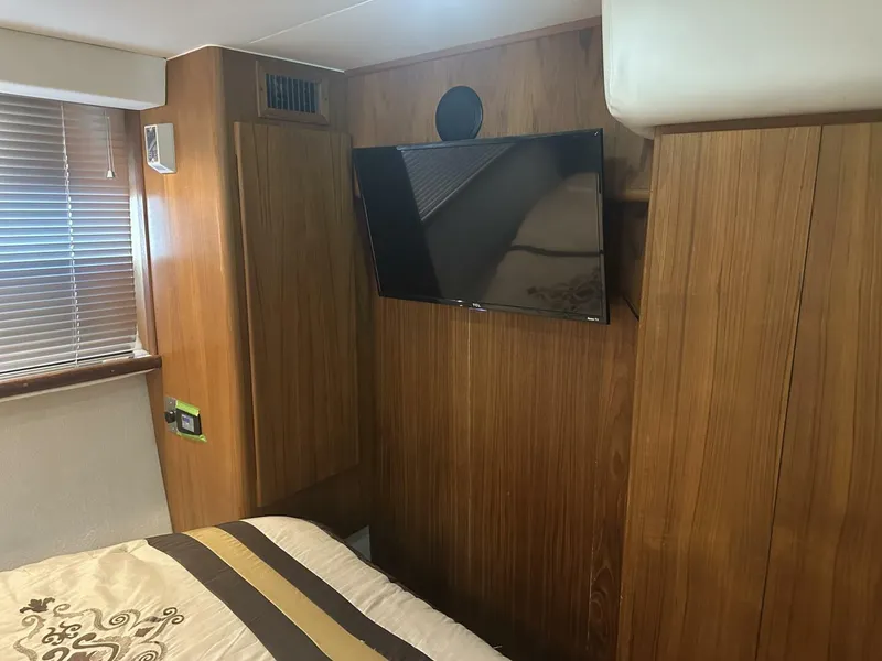 Slide: The Image of Carver Yachts 1993 - 14