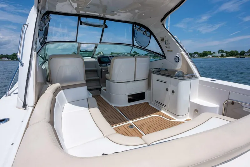 Slide: The Image of Sea Ray 370 Sundancer 2013 - 10