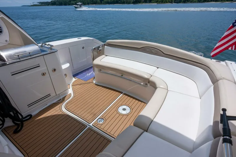 Slide: The Image of Sea Ray 370 Sundancer 2013 - 15