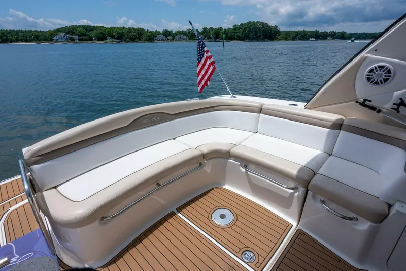 Slide: The Image of Sea Ray 370 Sundancer 2013 - 16