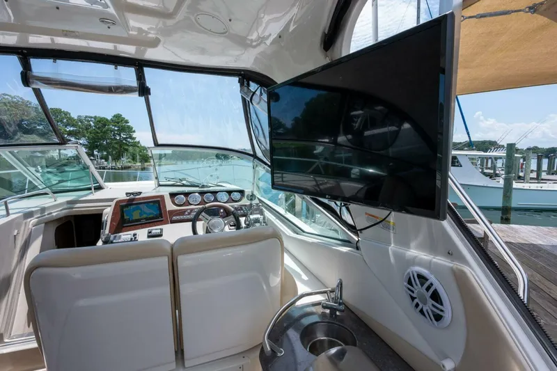 Slide: The Image of Sea Ray 370 Sundancer 2013 - 23