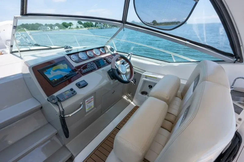 Slide: The Image of Sea Ray 370 Sundancer 2013 - 24