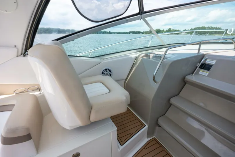 Slide: The Image of Sea Ray 370 Sundancer 2013 - 26