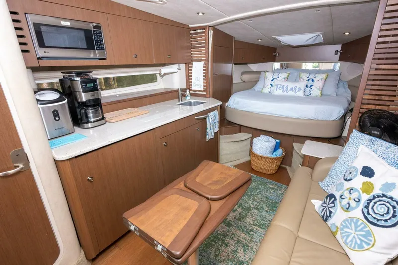 Slide: The Image of Sea Ray 370 Sundancer 2013 - 29