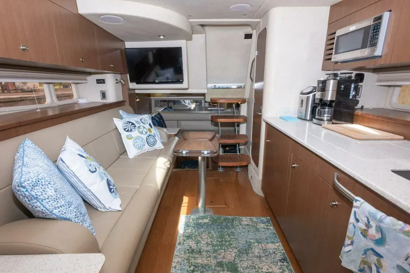 Slide: The Image of Sea Ray 370 Sundancer 2013 - 30