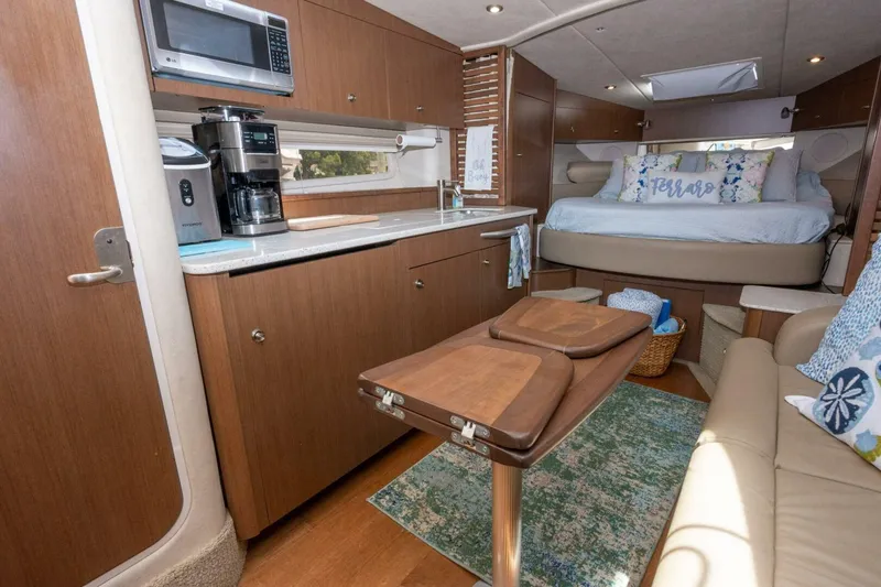 Slide: The Image of Sea Ray 370 Sundancer 2013 - 31