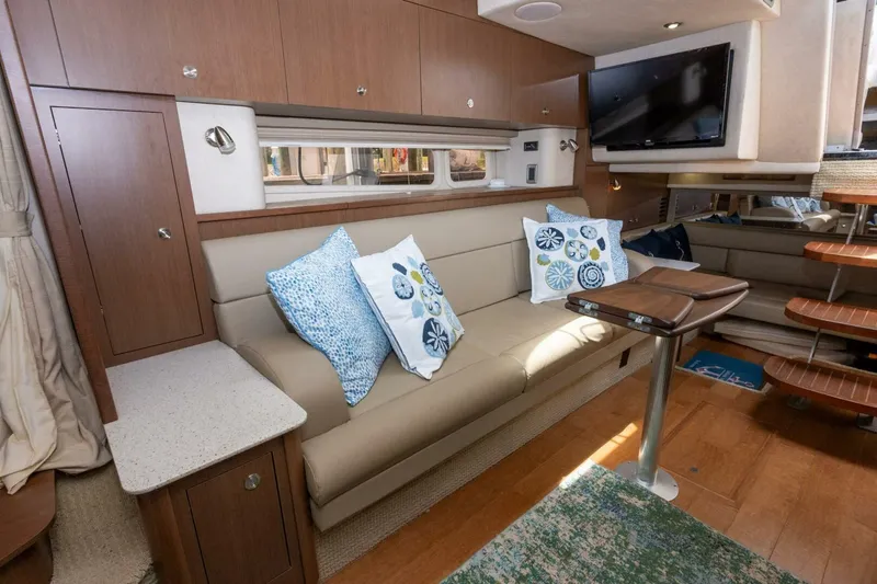 Slide: The Image of Sea Ray 370 Sundancer 2013 - 34