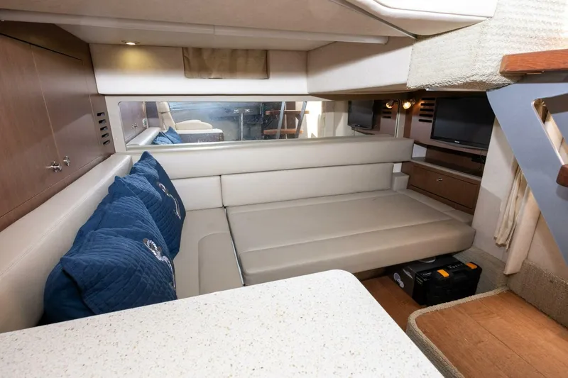Slide: The Image of Sea Ray 370 Sundancer 2013 - 38