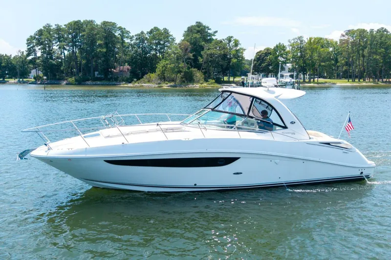 Slide: The Image of Sea Ray 370 Sundancer 2013 - 5