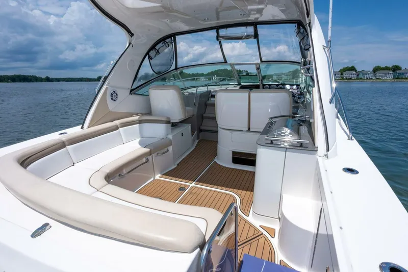 Slide: The Image of Sea Ray 370 Sundancer 2013 - 8