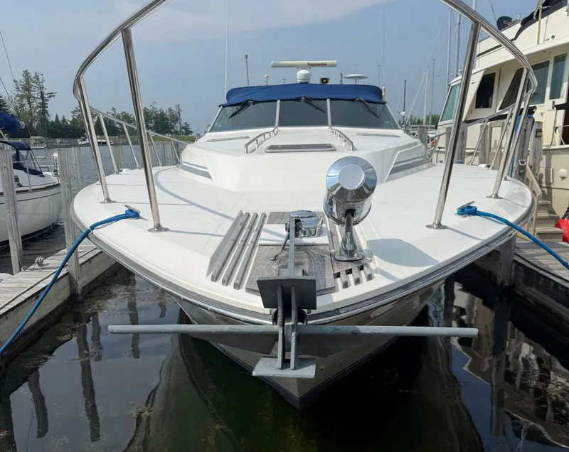 Slide: The Image of Sea Ray 460 Express Cruiser 1989 - 10