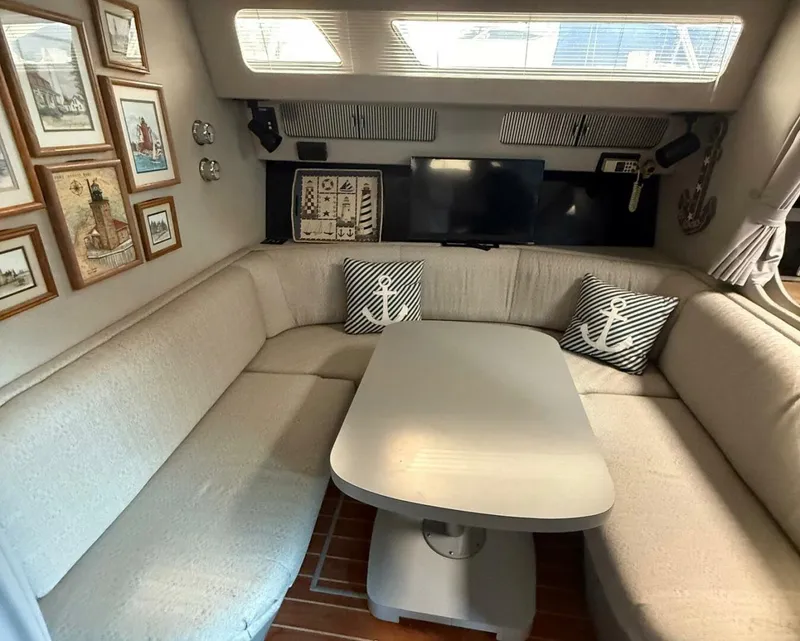 Slide: The Image of Sea Ray 460 Express Cruiser 1989 - 19