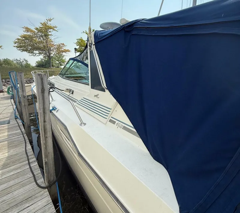 Slide: The Image of Sea Ray 460 Express Cruiser 1989 - 7