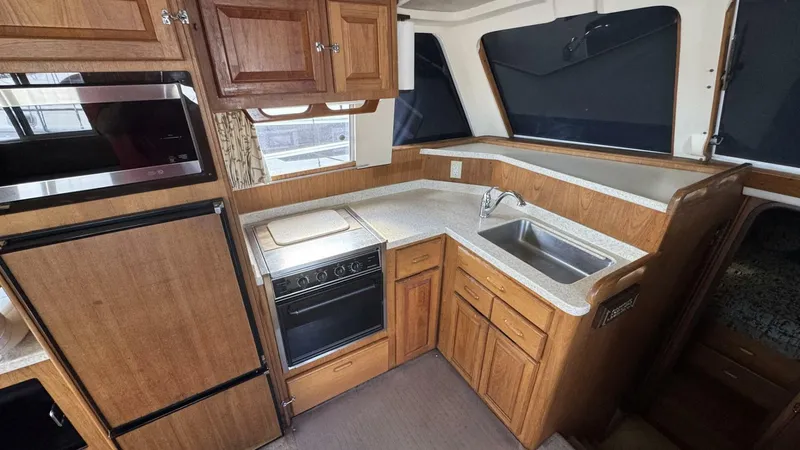 Slide: The Image of Mainship 350 Trawler 1999 - 11