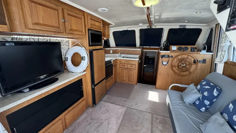 Slide: The Image of Mainship 350 Trawler 1999 - 16