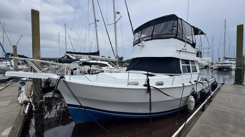 Slide: The Image of Mainship 350 Trawler 1999 - 2