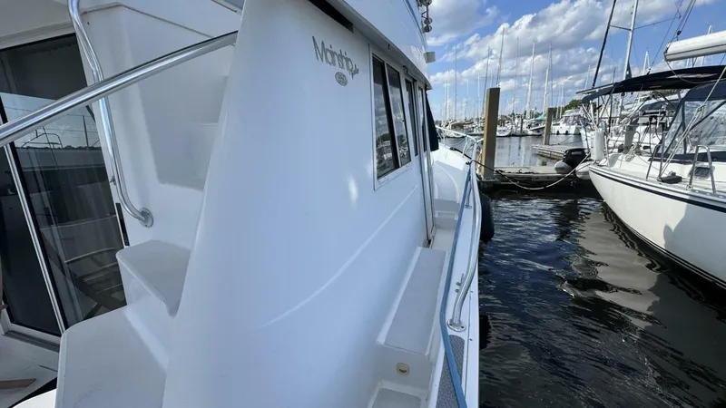 Slide: The Image of Mainship 350 Trawler 1999 - 36