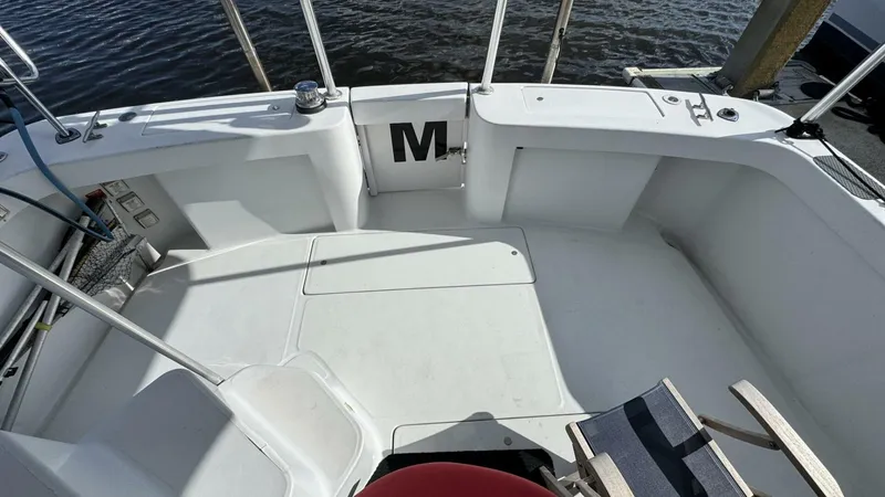 Slide: The Image of Mainship 350 Trawler 1999 - 4