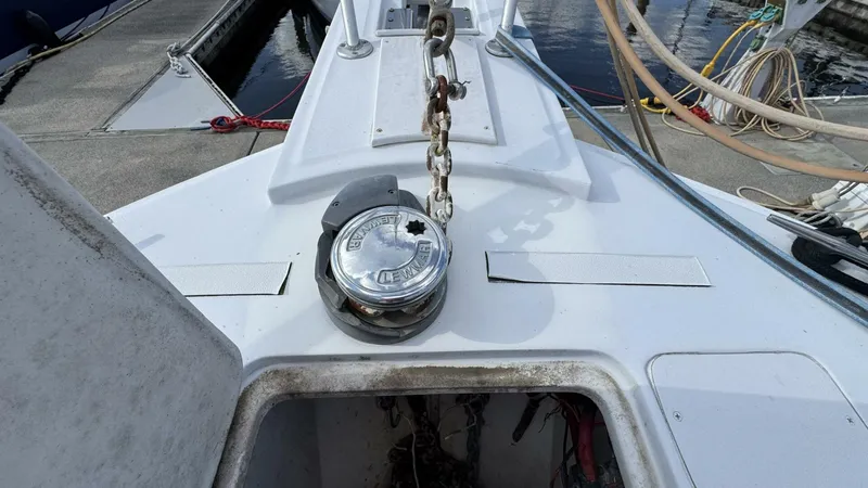 Slide: The Image of Mainship 350 Trawler 1999 - 40