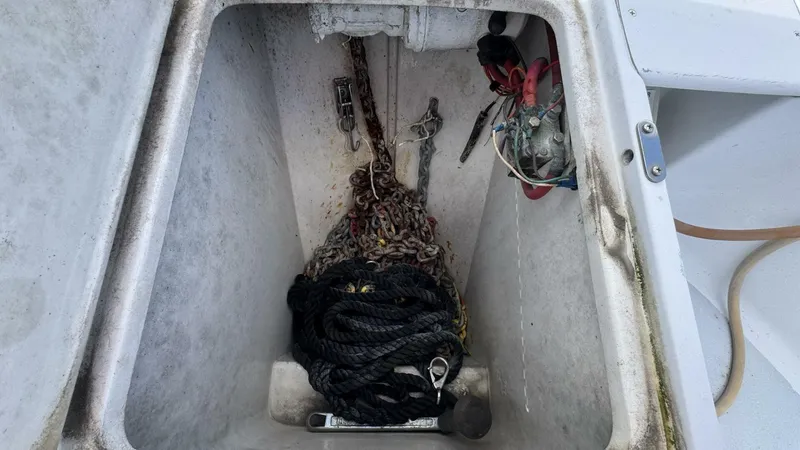 Slide: The Image of Mainship 350 Trawler 1999 - 41