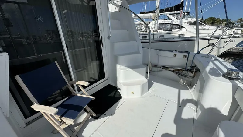 Slide: The Image of Mainship 350 Trawler 1999 - 5