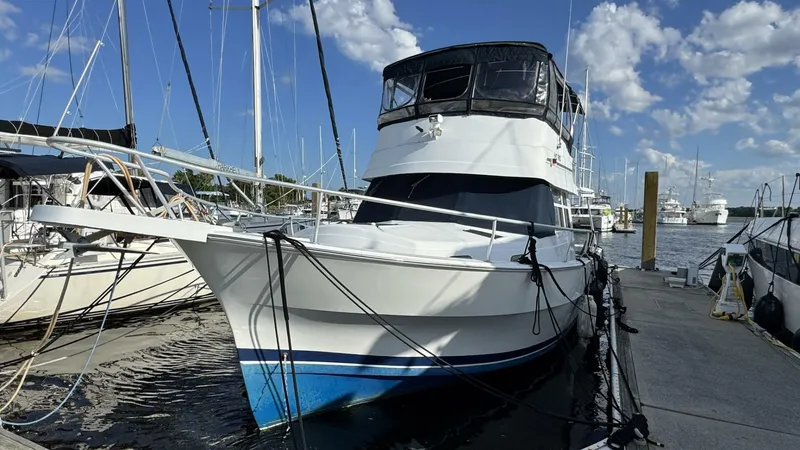 Slide: The Image of Mainship 350 Trawler 1999 - 61