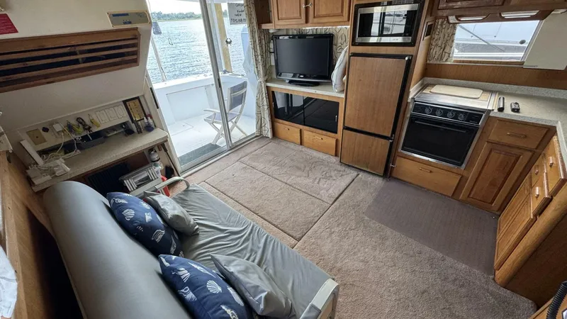 Slide: The Image of Mainship 350 Trawler 1999 - 8