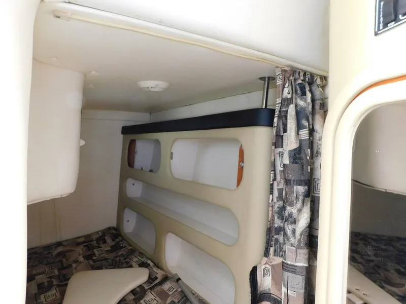 Slide: The Image of Rinker Fiesta Vee 270 2004 - 9
