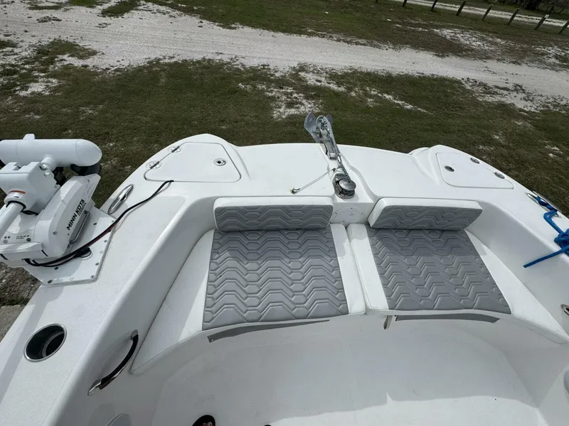 Slide: The Image of Twin Vee 2021 - 16
