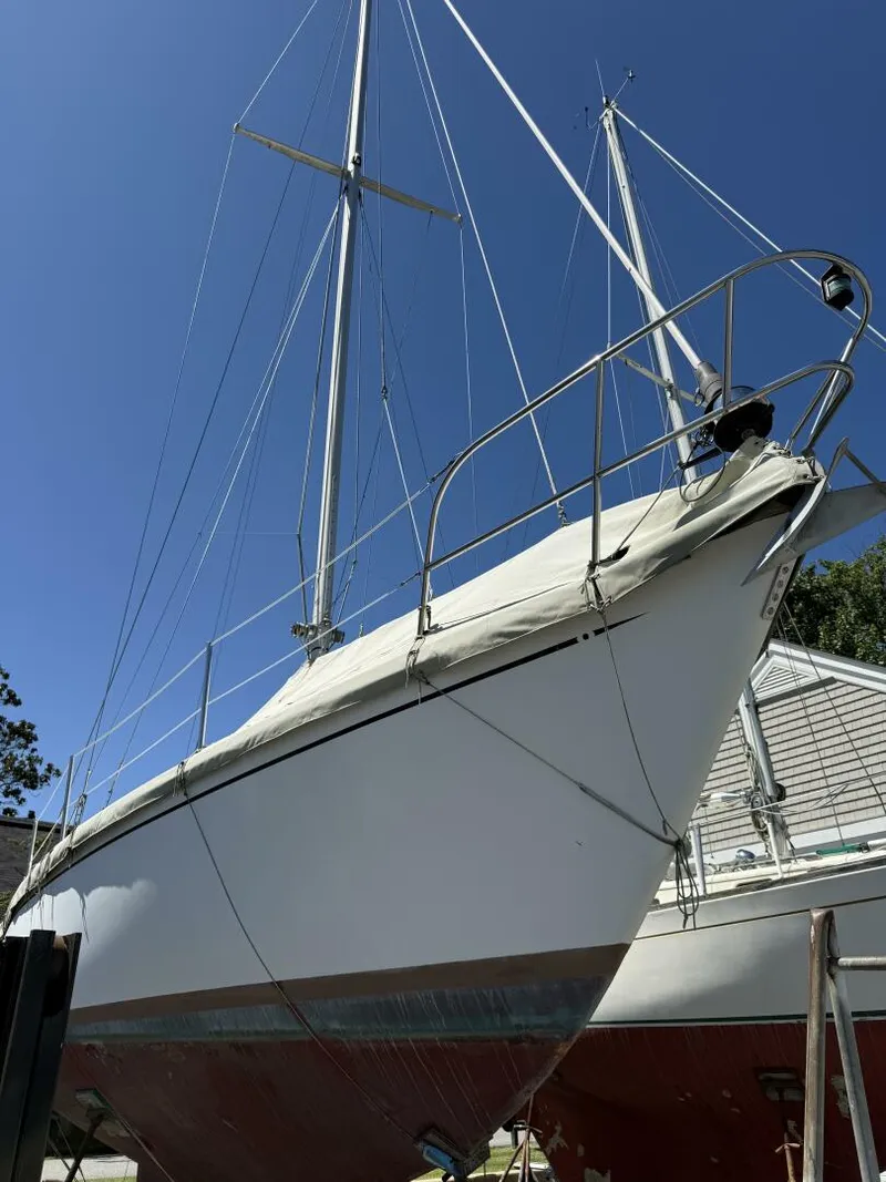 Slide: The Image of Cape Dory 1985 - 21