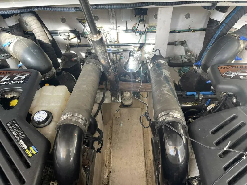 Slide: The Image of Sea Ray 360 Sundancer 2003 - 34