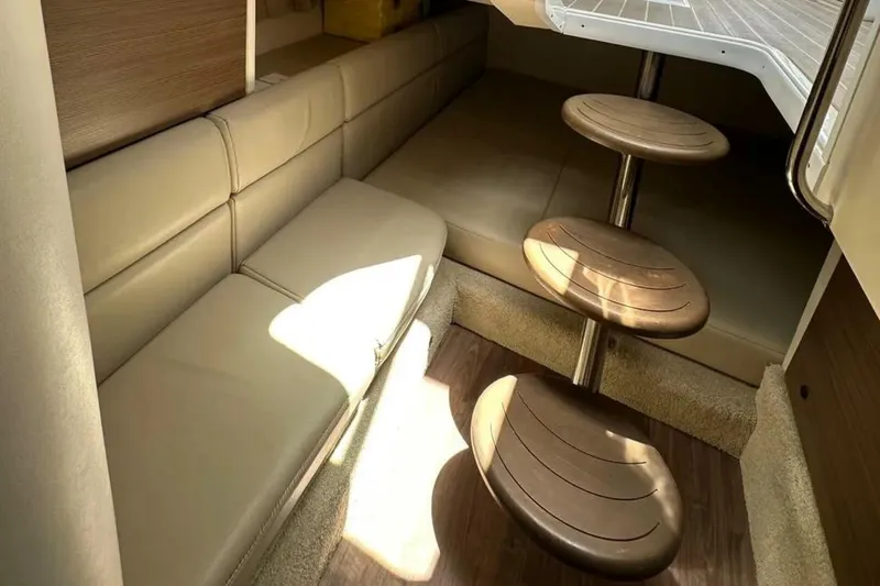 Slide: The Image of Formula 350 Crossover Bowrider 2019 - 24