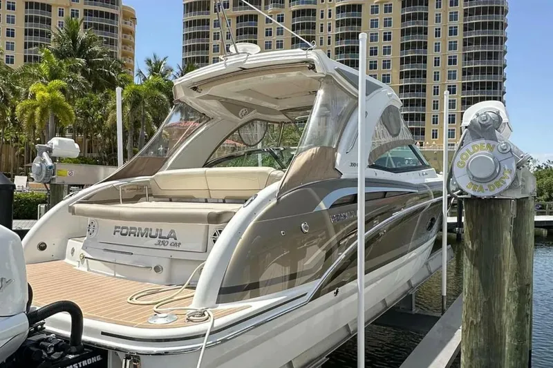 Slide: The Image of Formula 350 Crossover Bowrider 2019 - 3