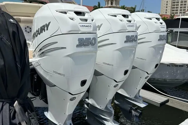 Slide: The Image of Formula 350 Crossover Bowrider 2019 - 7