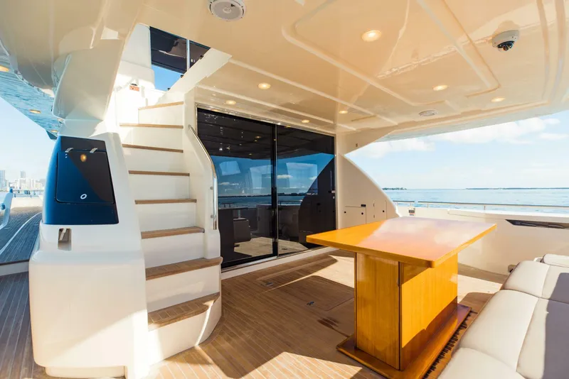 Slide: The Image of Ferretti 750 2017 - 21