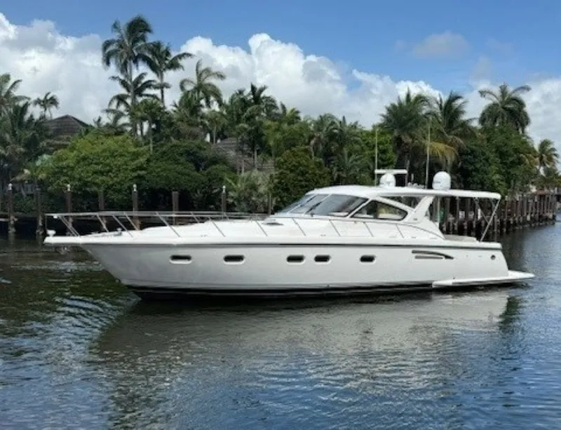 The Image of Tiara 5200 Express 2000 - 0
