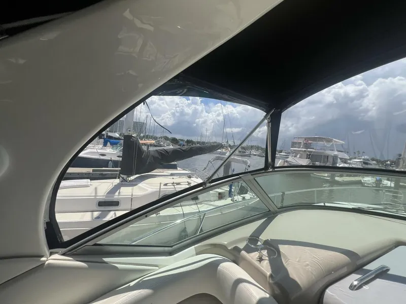 Slide: The Image of Sea Ray 320 Sundancer 2003 - 16