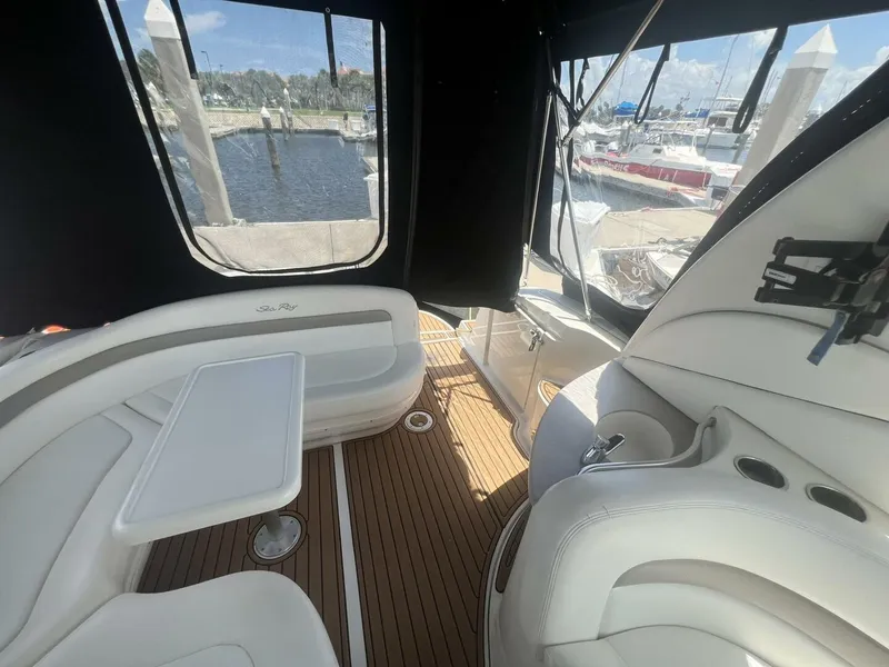 Slide: The Image of Sea Ray 320 Sundancer 2003 - 20